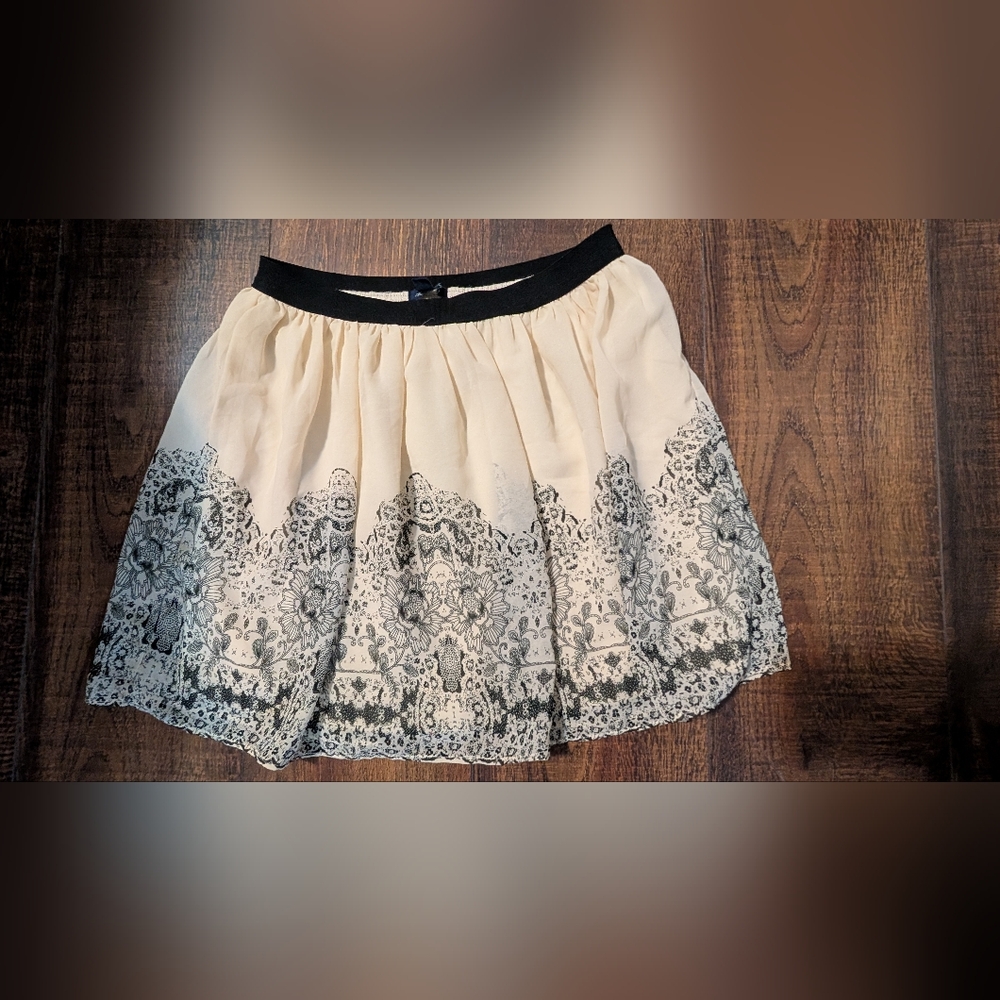 Elegant Cream and Black Lace Skirt